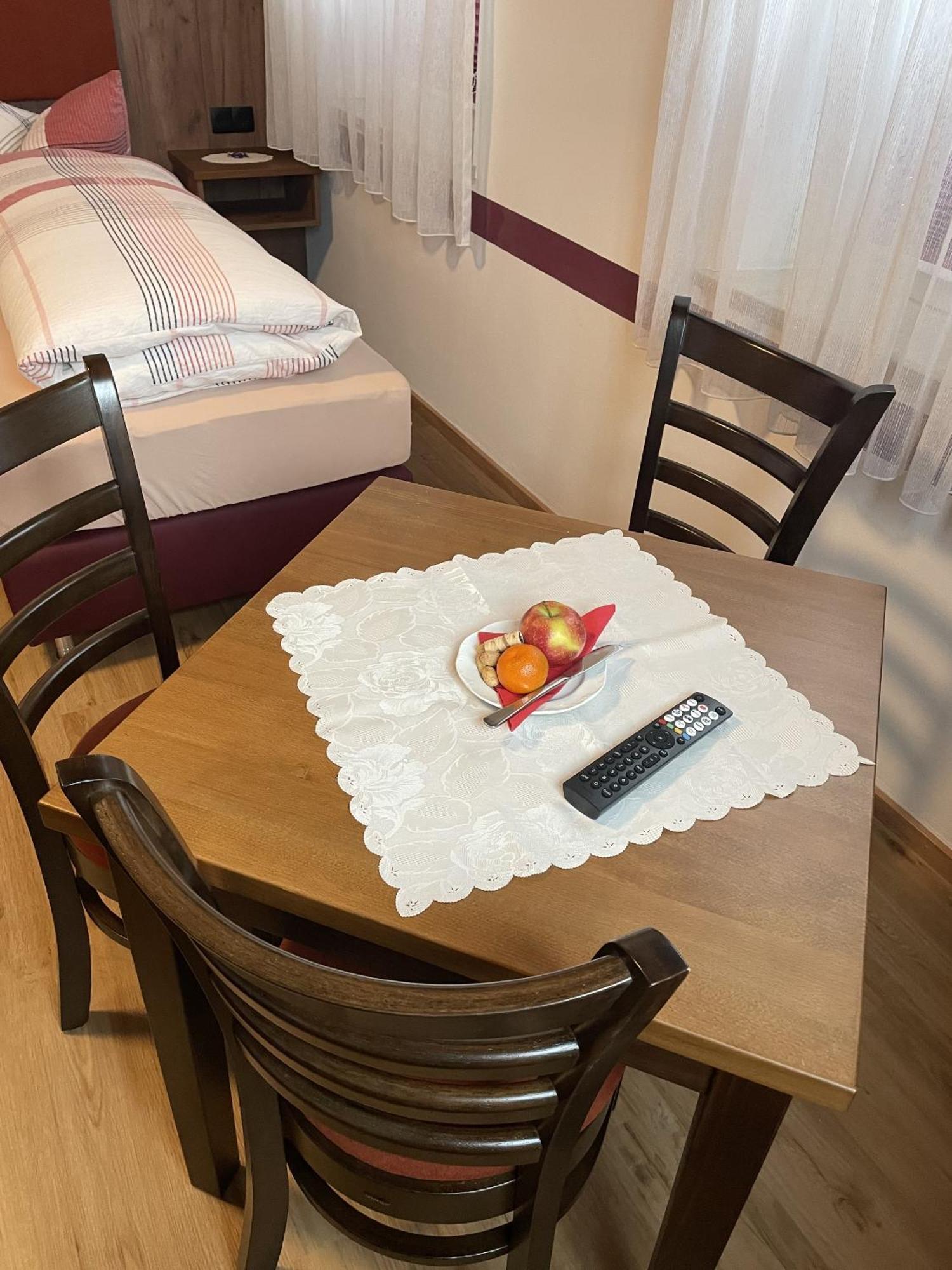 Hotel Boarding House Hohenwart Fuchstal Quarto foto